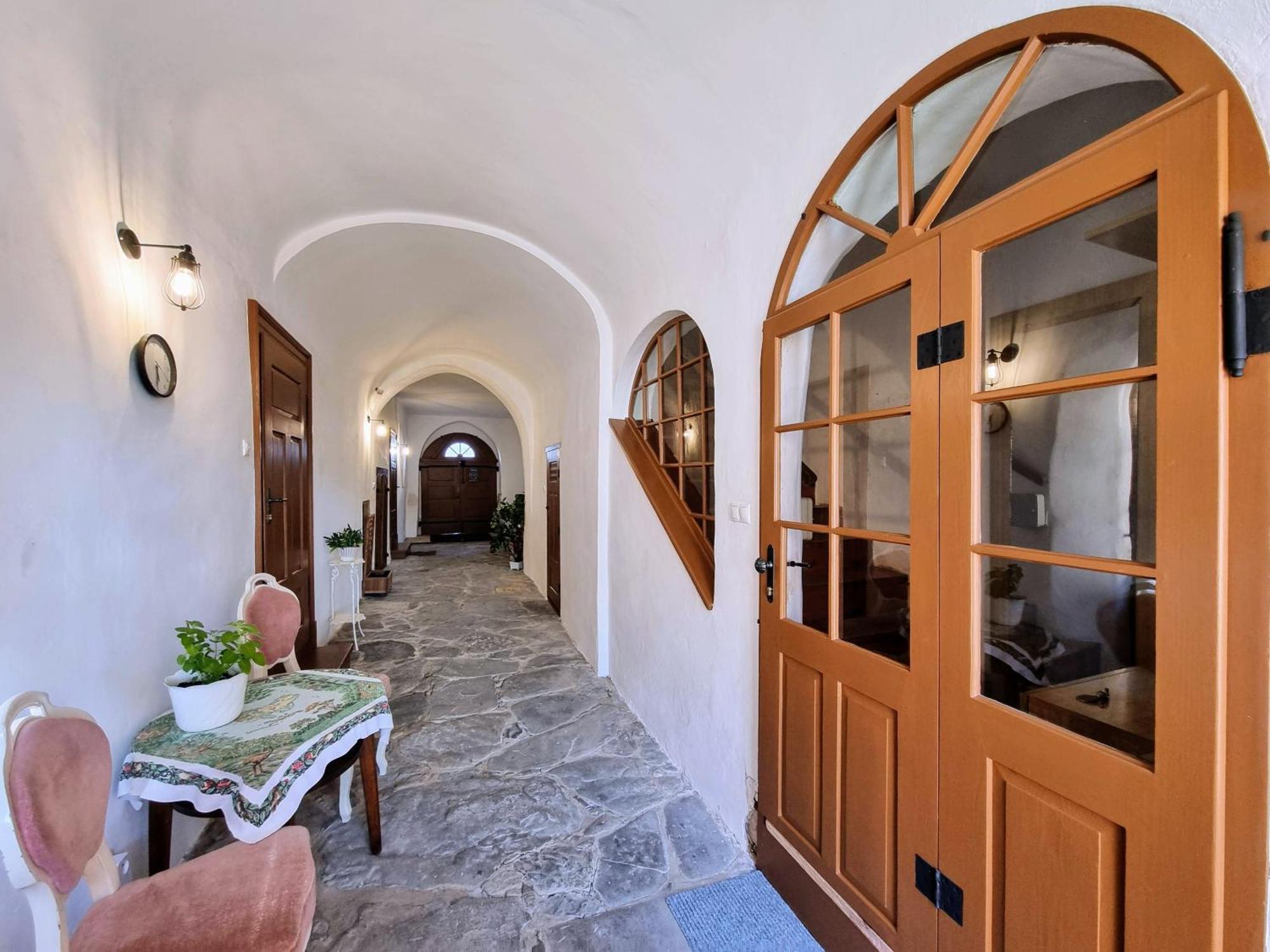 Apartment In A Historical House In The Center Of Левоча Екстер'єр фото